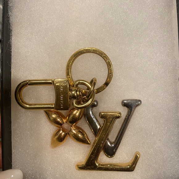 Louis Vuitton LV Wave Bag Charm - Picture 5 of 6
